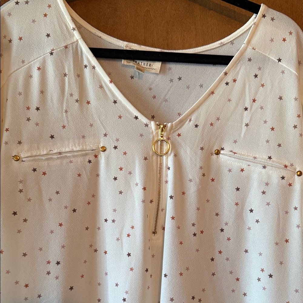 White Starred Women's Top - Picture 2 of 6